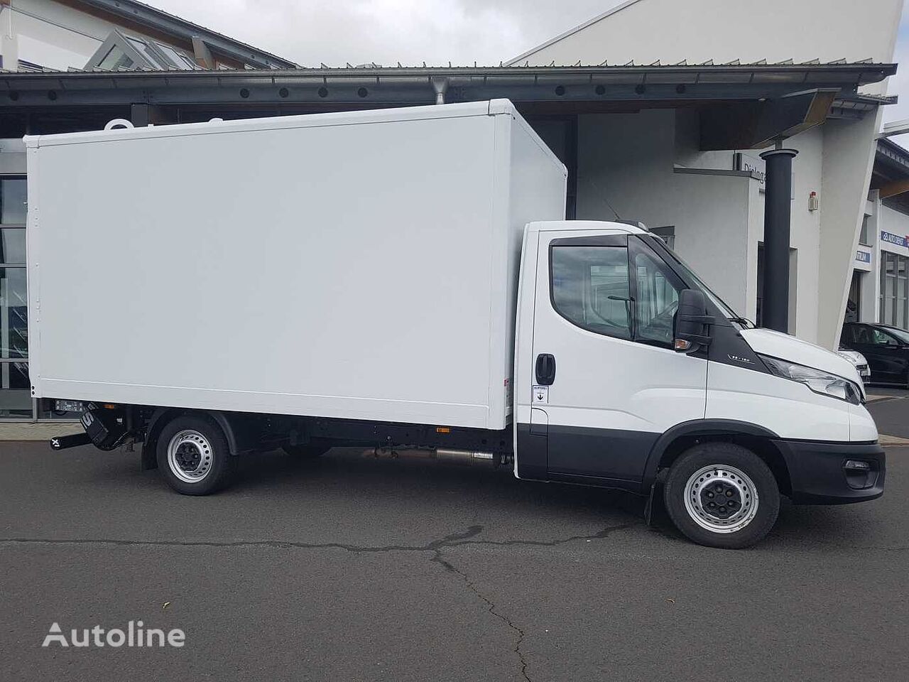 vehicule-utilitaire-camion-fourgon-3-5t-IVECO-Daily---1693753946030461545_big--23090318120598930000